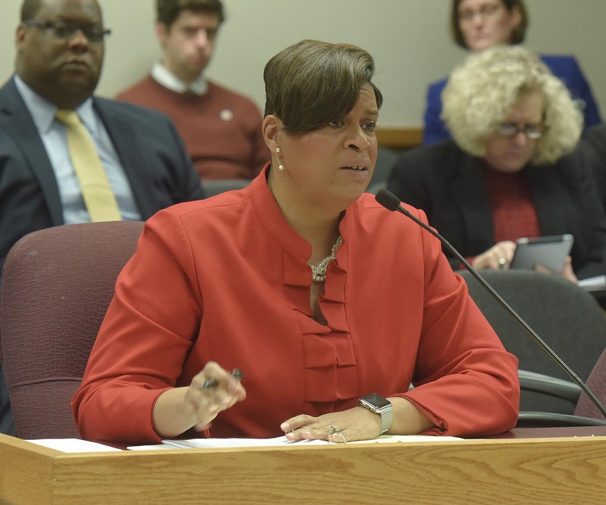 Minority Leader Gail McCann Beatty presents House Bill 858 to the House Budget Committee. (photo; Tim Bommel, Missouri House Communications)